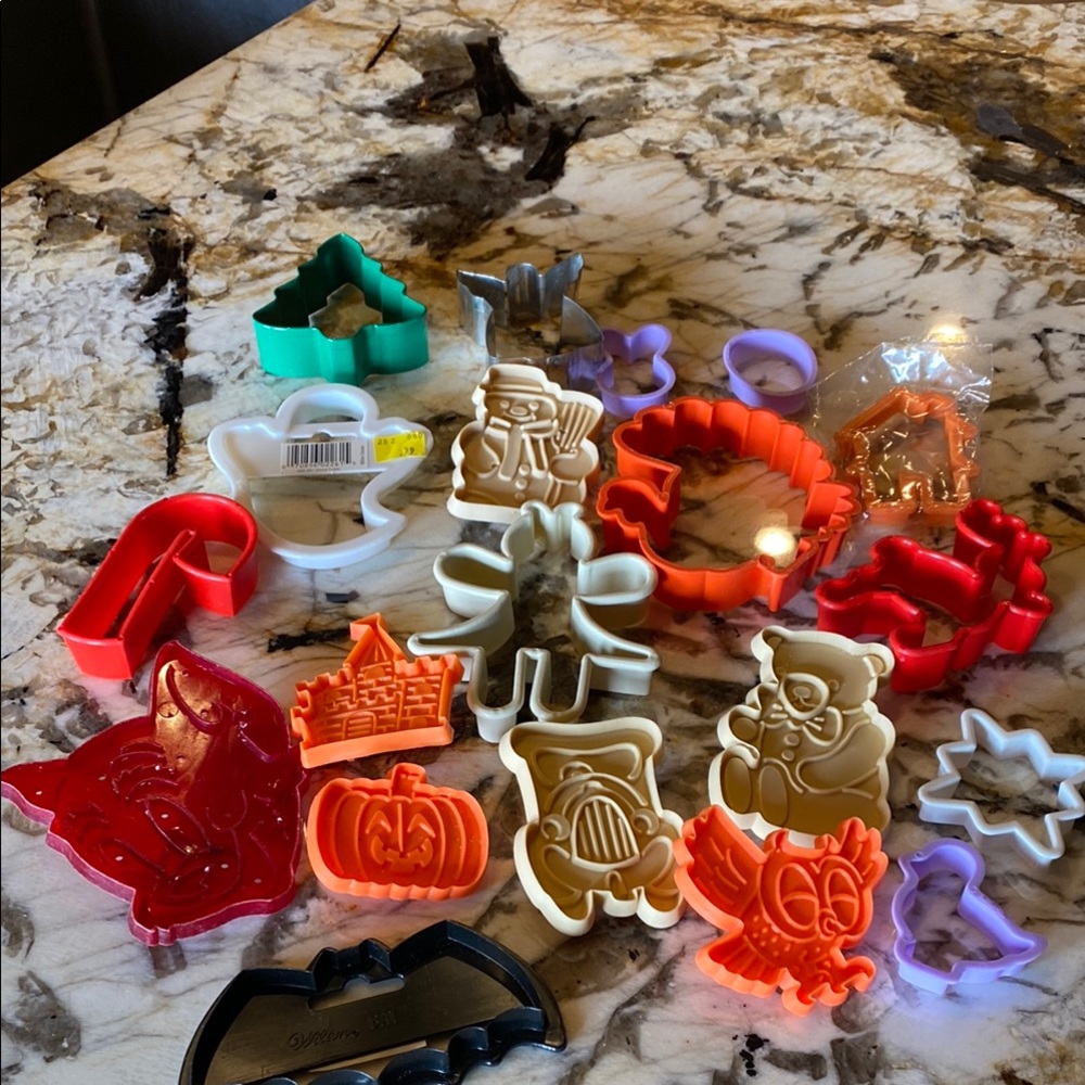 20 Assorted Colorful Holiday Cookie Cutters